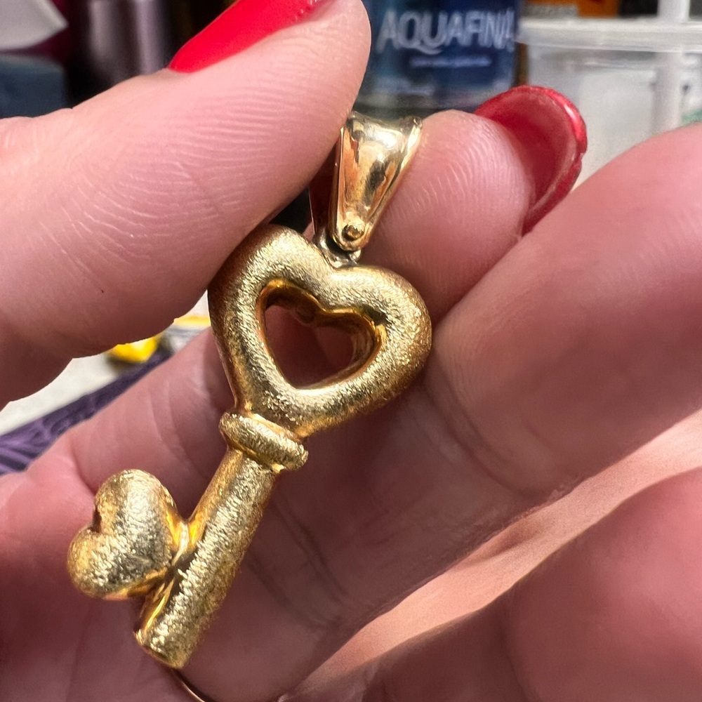 Pendant 18k Italy Gold in 3.6g
